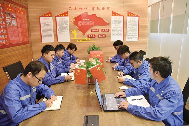 远景目标催人奋进 凝心聚力坚韧前行——九游会J9官方网站基层单位学习宣贯党的十九届五中全会精神掠影