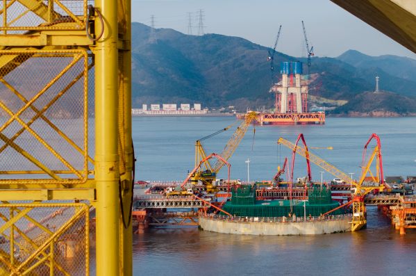 世界级跨海通道——西堠门大桥4号主塔承台浇筑完工