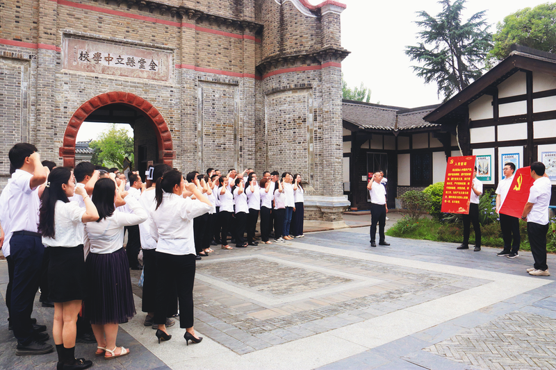 中铁八局七公司党委开展深入贯彻中央八项规定精神学习教育实地践学活动