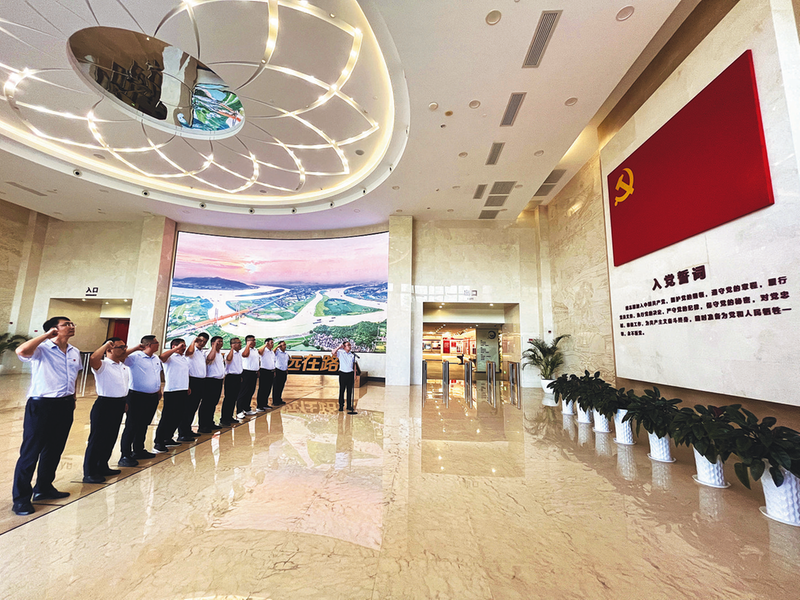 中铁电气化局运管公司开展“筑牢纪法防线，永葆廉洁本色”主题党日