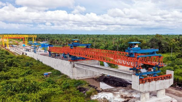 Malaysia’s Saribas Bridge Project Layed First T-Beam